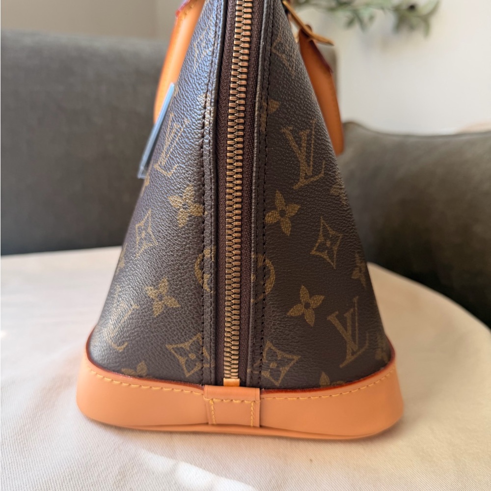 Louis Vuitton Monogram Alma PM - Picture 6 of 10